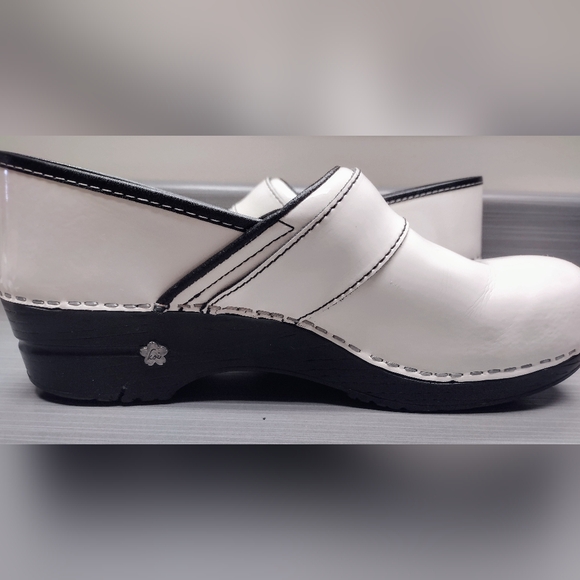 Koi by Sanita Clogs Work Comfort Slip-on Shoes White Patent Leather Size 42/10 - Picture 11 of 14